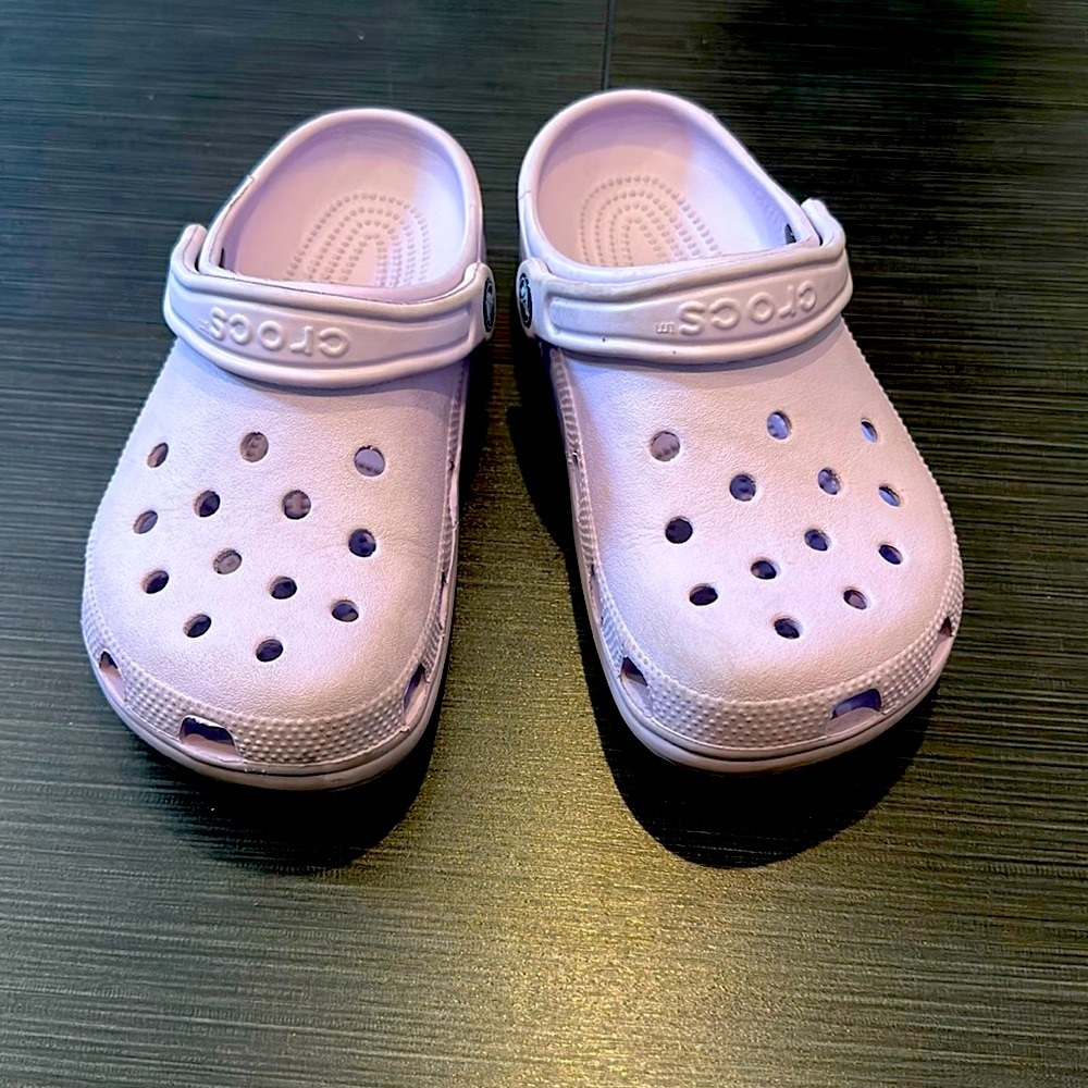CROCS CLASSIC CLOG WOMENS SIZE 7